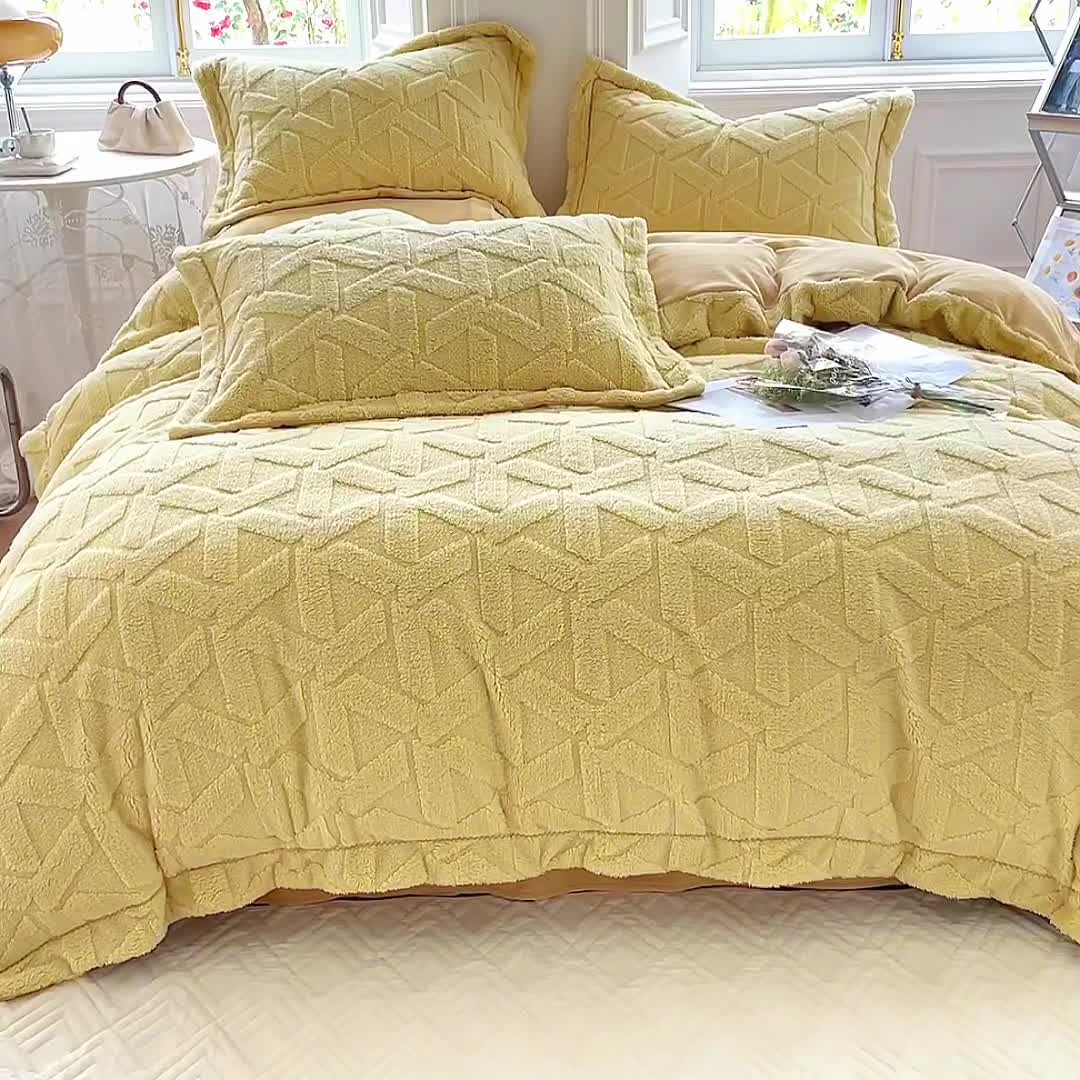 91家纺网 家纺一手货源 找家纺 呗旺鹿2022新A类高克重ykk拉链提花牛奶绒四件套直播格调