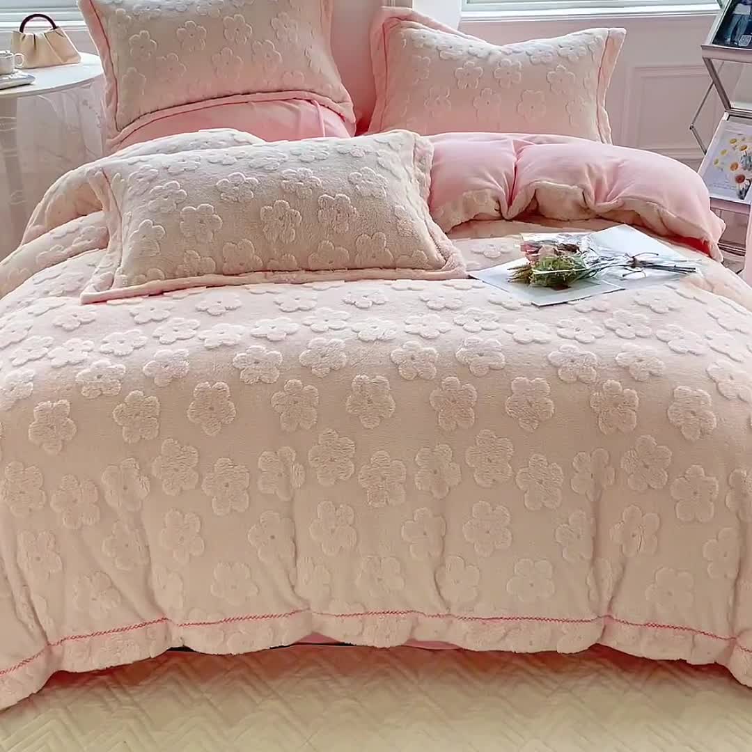 91家纺网 家纺一手货源 找家纺 新A类高克重ykk拉链提花牛奶绒四件套直播浅浅花漾（粉）