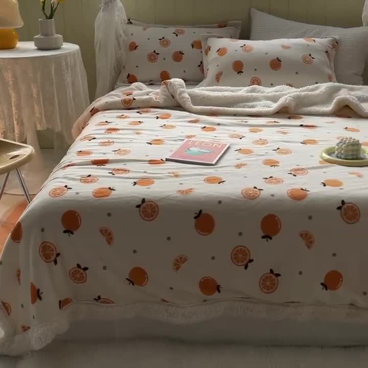 91家纺网 家纺一手货源 找家纺 沐慕  2022新款牛奶绒拼羊羔绒毛毯 小橙子