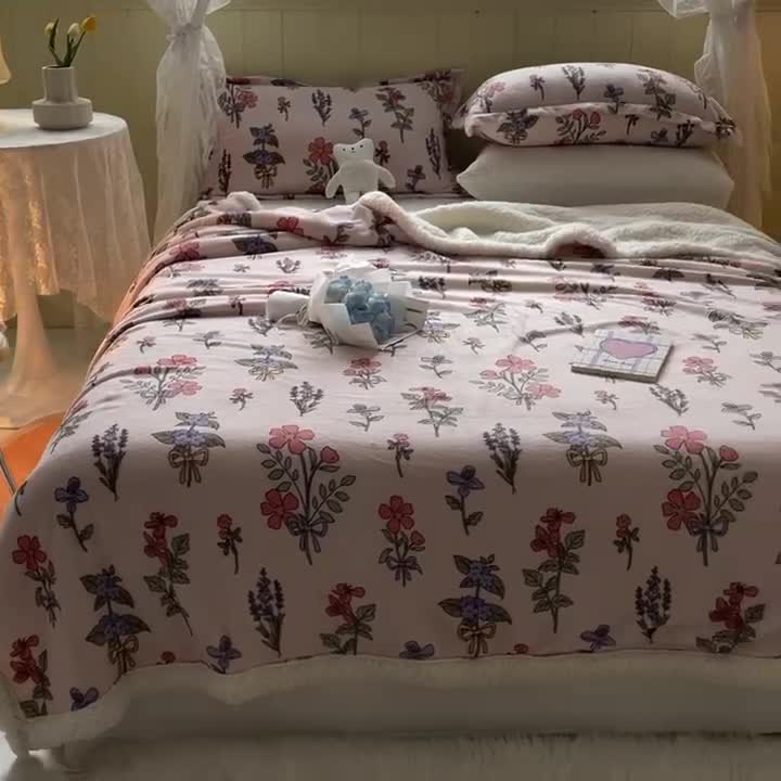 91家纺网 家纺一手货源 找家纺 沐慕  2022新款牛奶绒拼羊羔绒毛毯 捧花