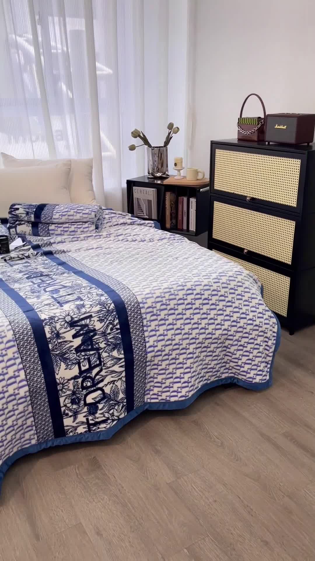 91家纺网 家纺一手货源 找家纺 缔缦 22新款More design AB版复合毛毯 米娅