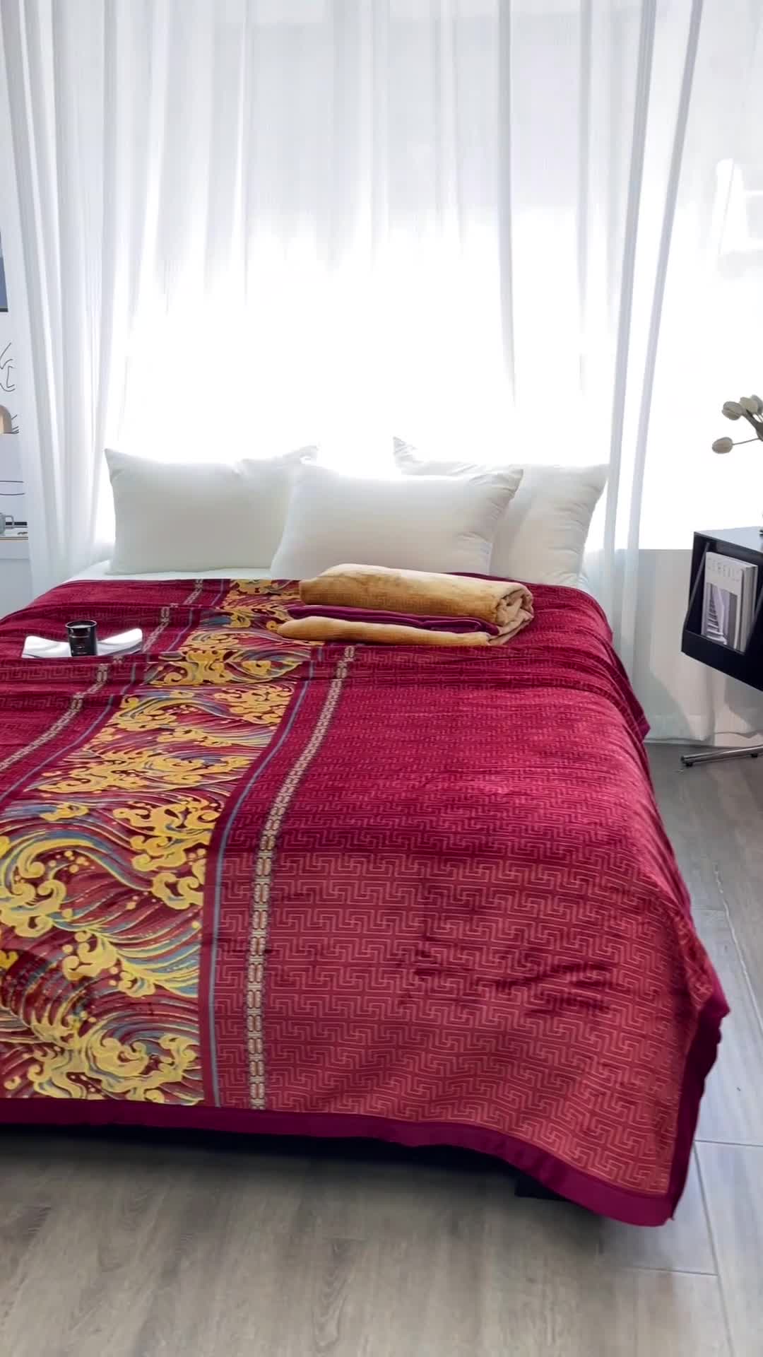 91家纺网 家纺一手货源 找家纺 缔缦 22新款More design AB版复合毛毯 瑞彩祥云