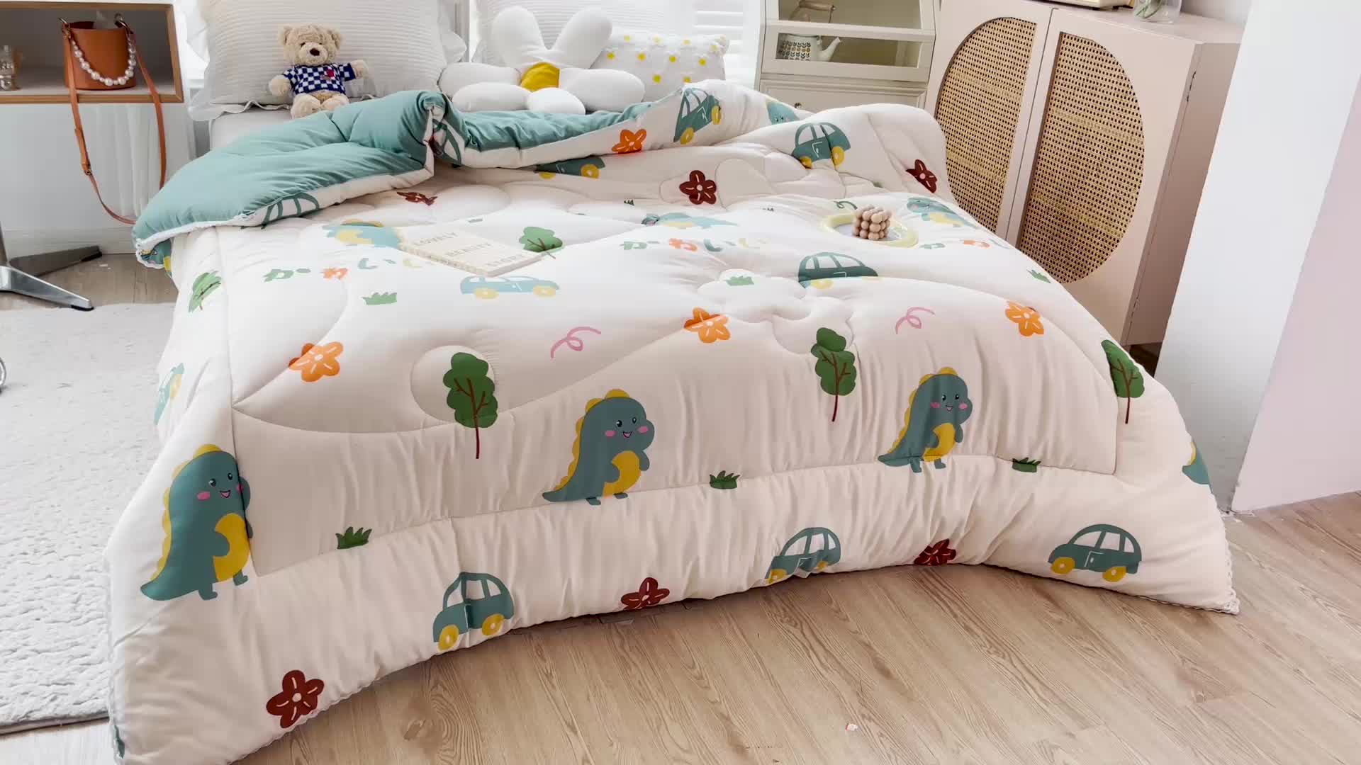 91家纺网 家纺一手货源 找家纺 2022新款直播爆款水洗棉印花小花边春秋被冬被 萌萌恐龙