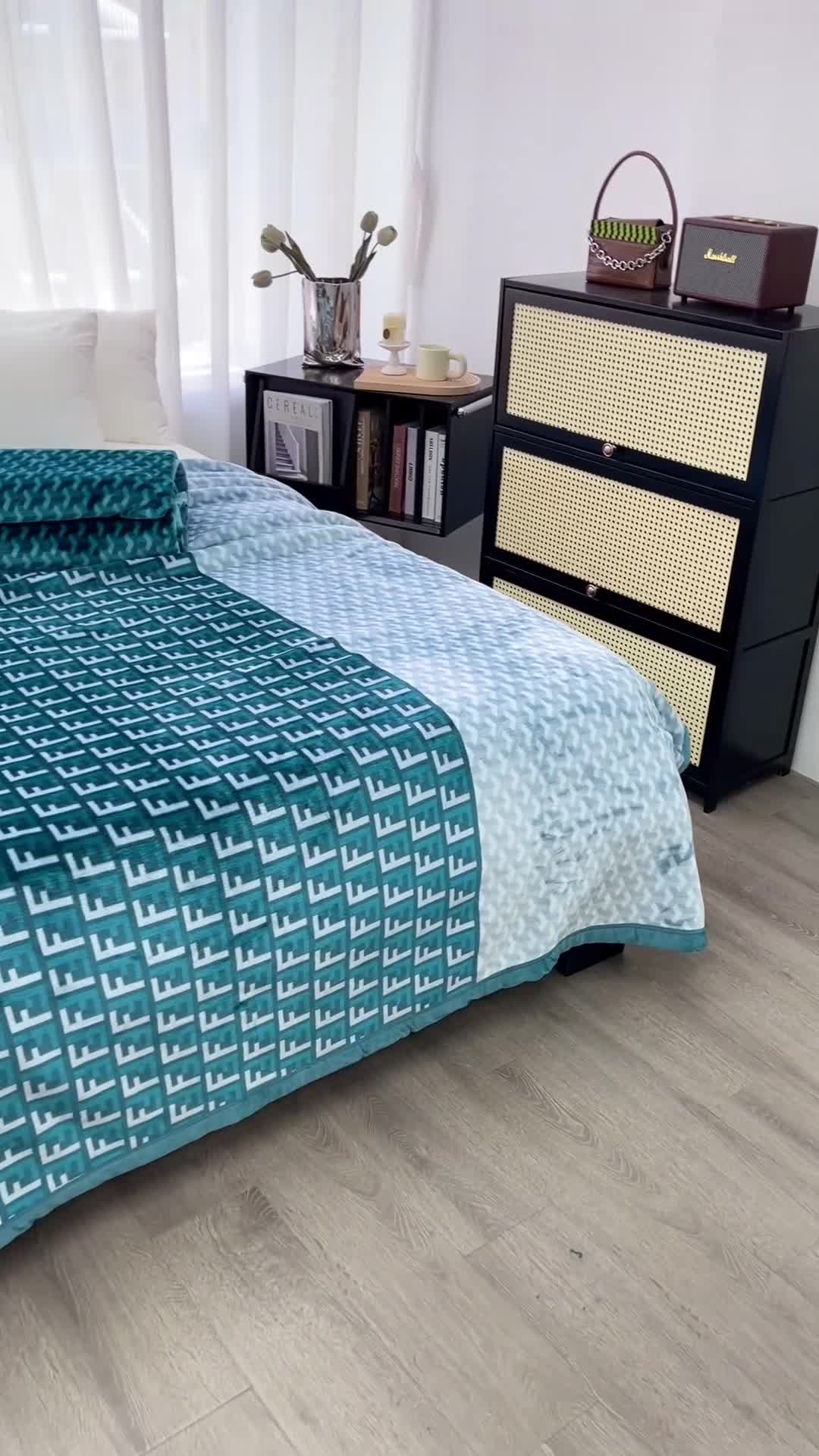 91家纺网 家纺一手货源 找家纺 缔缦 22新款More design AB版复合毛毯 希尔达