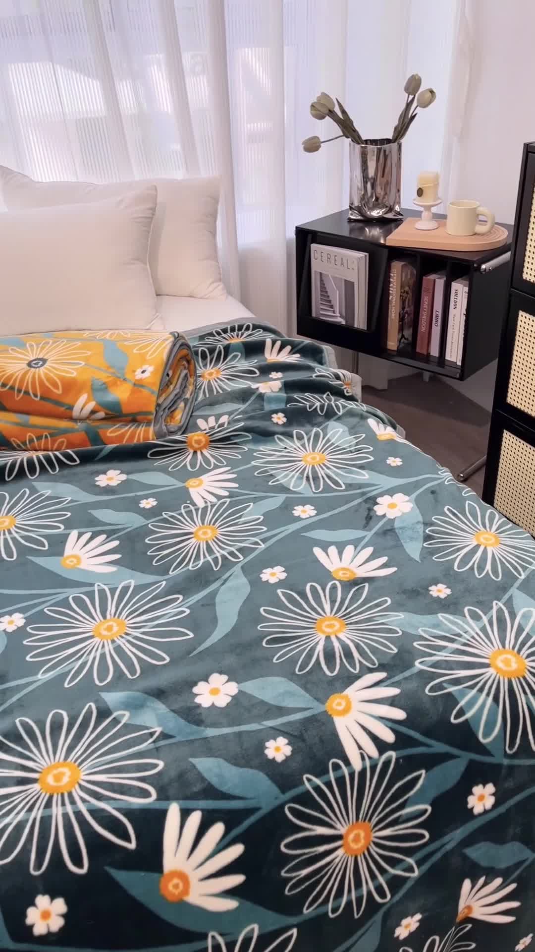 91家纺网 家纺一手货源 找家纺 缔缦 22新款More design AB版复合毛毯 小雏菊