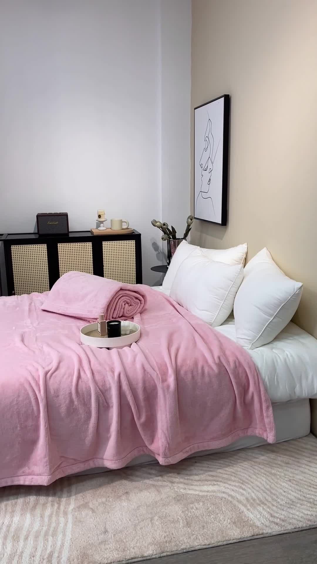 91家纺网 家纺一手货源 找家纺 缔缦 2022新款More design毛毯 丹麦毯 淡粉