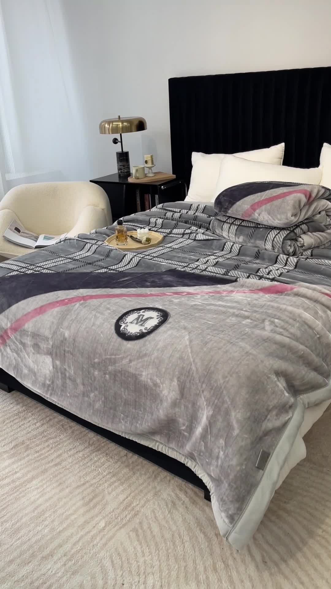 91家纺网 家纺一手货源 找家纺 缔缦 2022新款More design毛毯 水柔毯 M-灰色