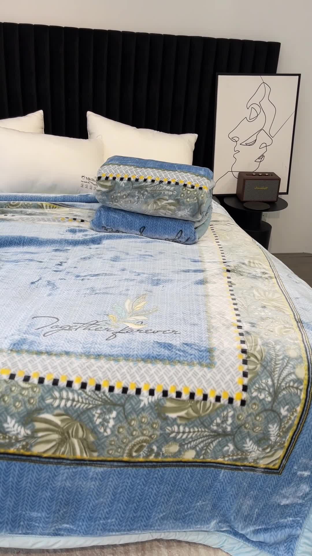 91家纺网 家纺一手货源 找家纺 缔缦 2022新款More design毛毯 水柔毯 雾蓝