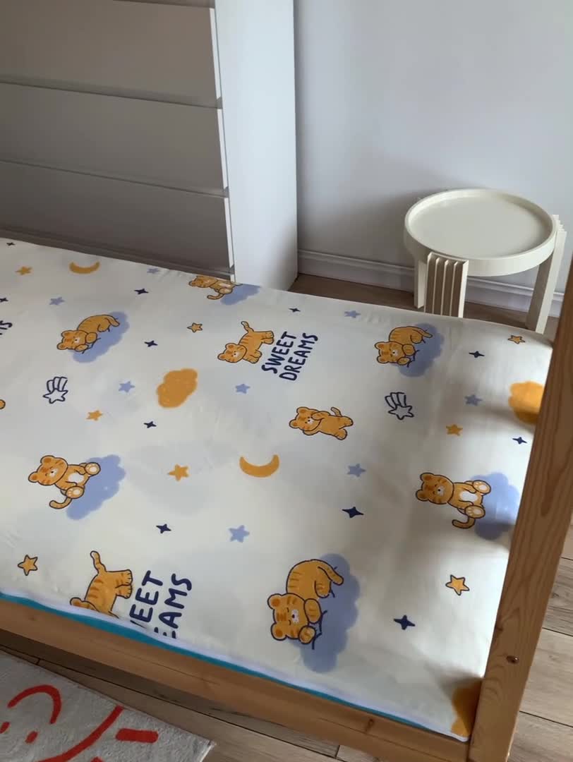 91家纺网 家纺一手货源 找家纺 怡家居  2023新款棉加水晶绒开学季学生床垫套 小老虎