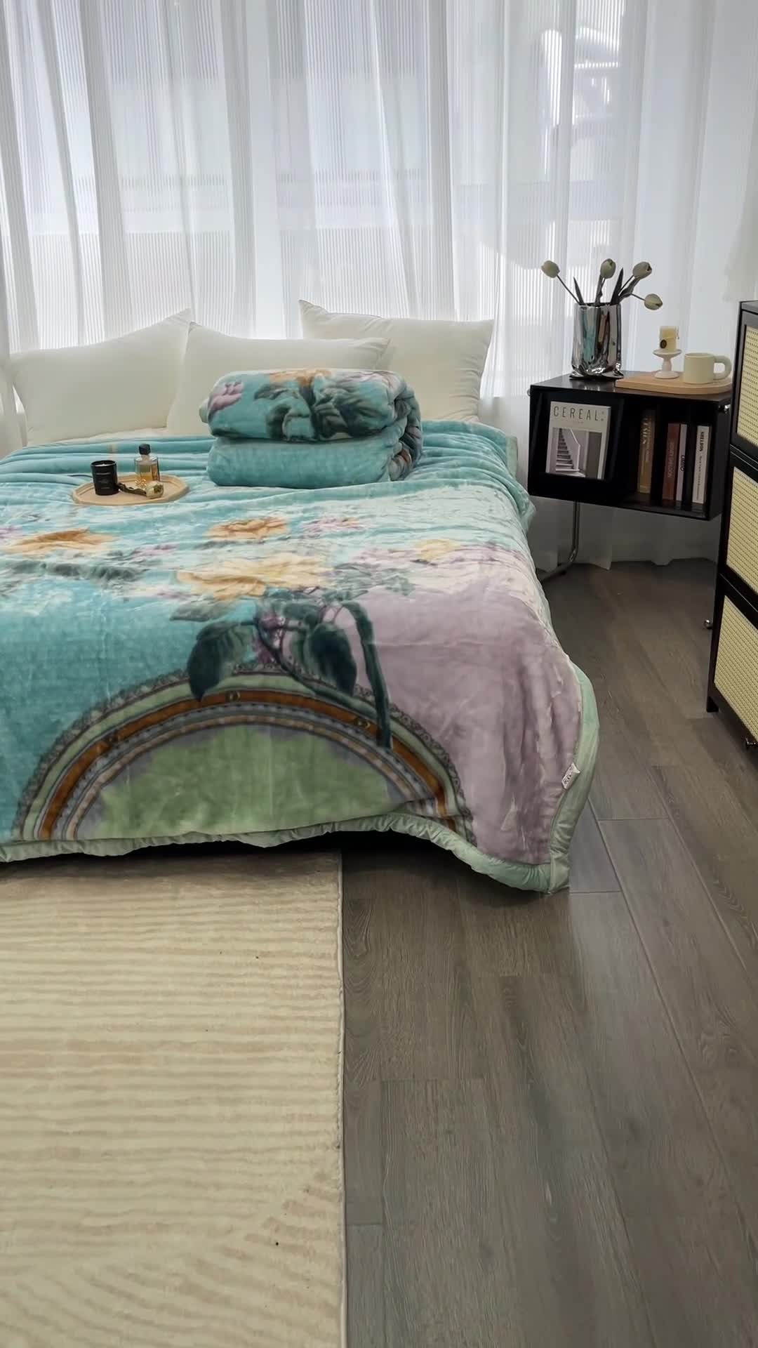 91家纺网 家纺一手货源 找家纺 缔缦 2022新款More design毛毯 天鹅绒毯 蓝色