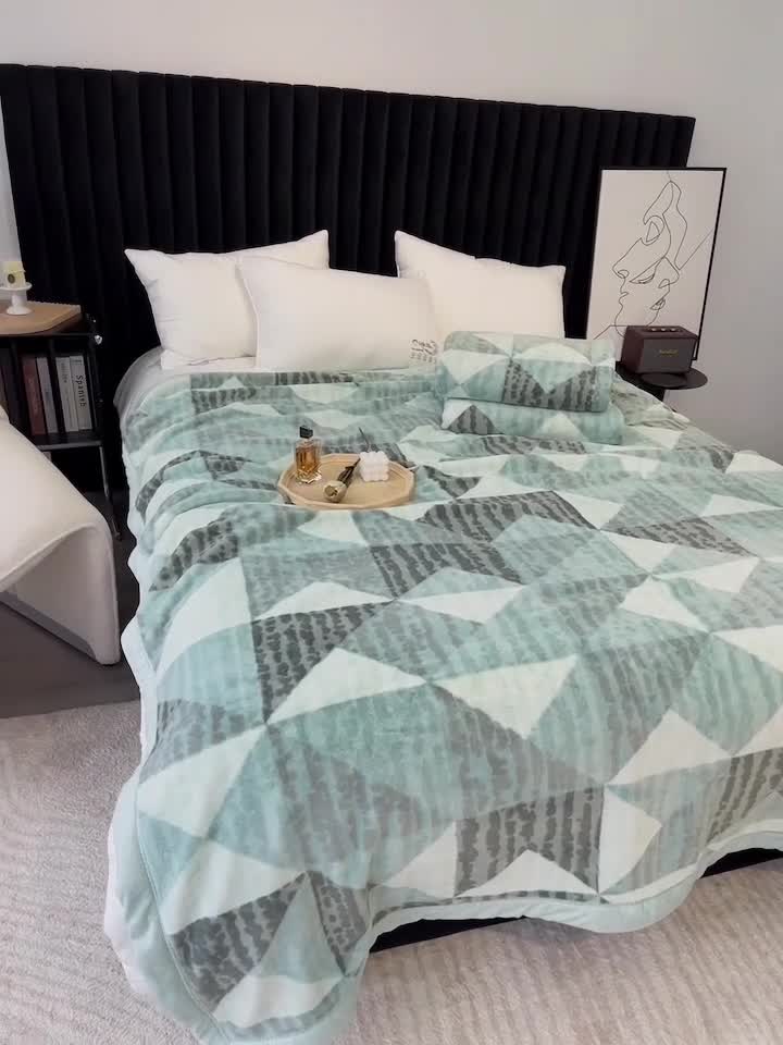 91家纺网 家纺一手货源 找家纺 缔缦 2022新款More design毛毯 兔绒毯 水蓝