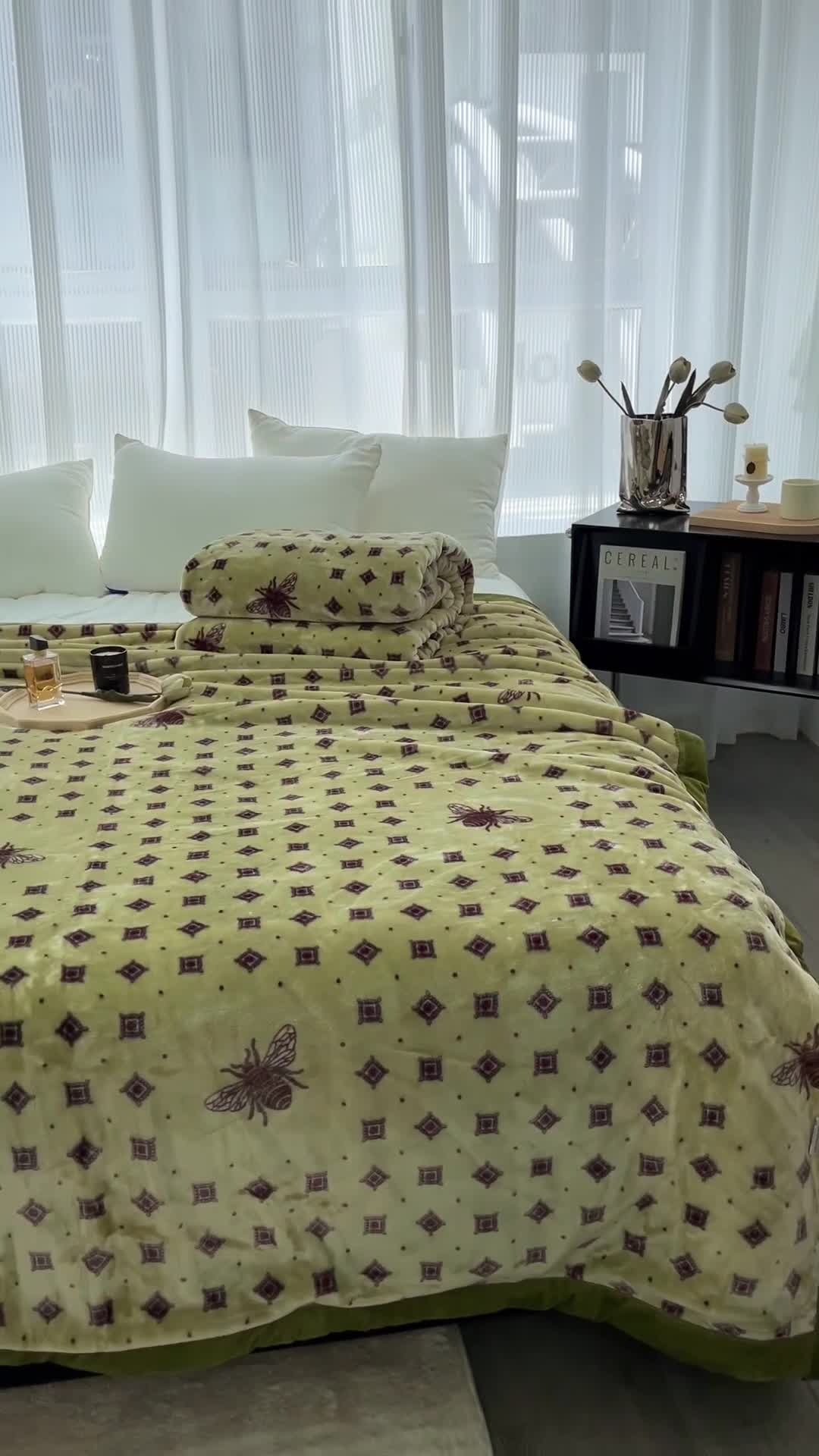 91家纺网 家纺一手货源 找家纺 缔缦 2022新款More design毛毯 云丝毯 绿色