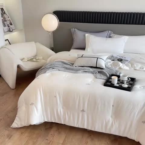 91家纺网 家纺一手货源 找家纺 纪梵茜 蚕丝大豆被