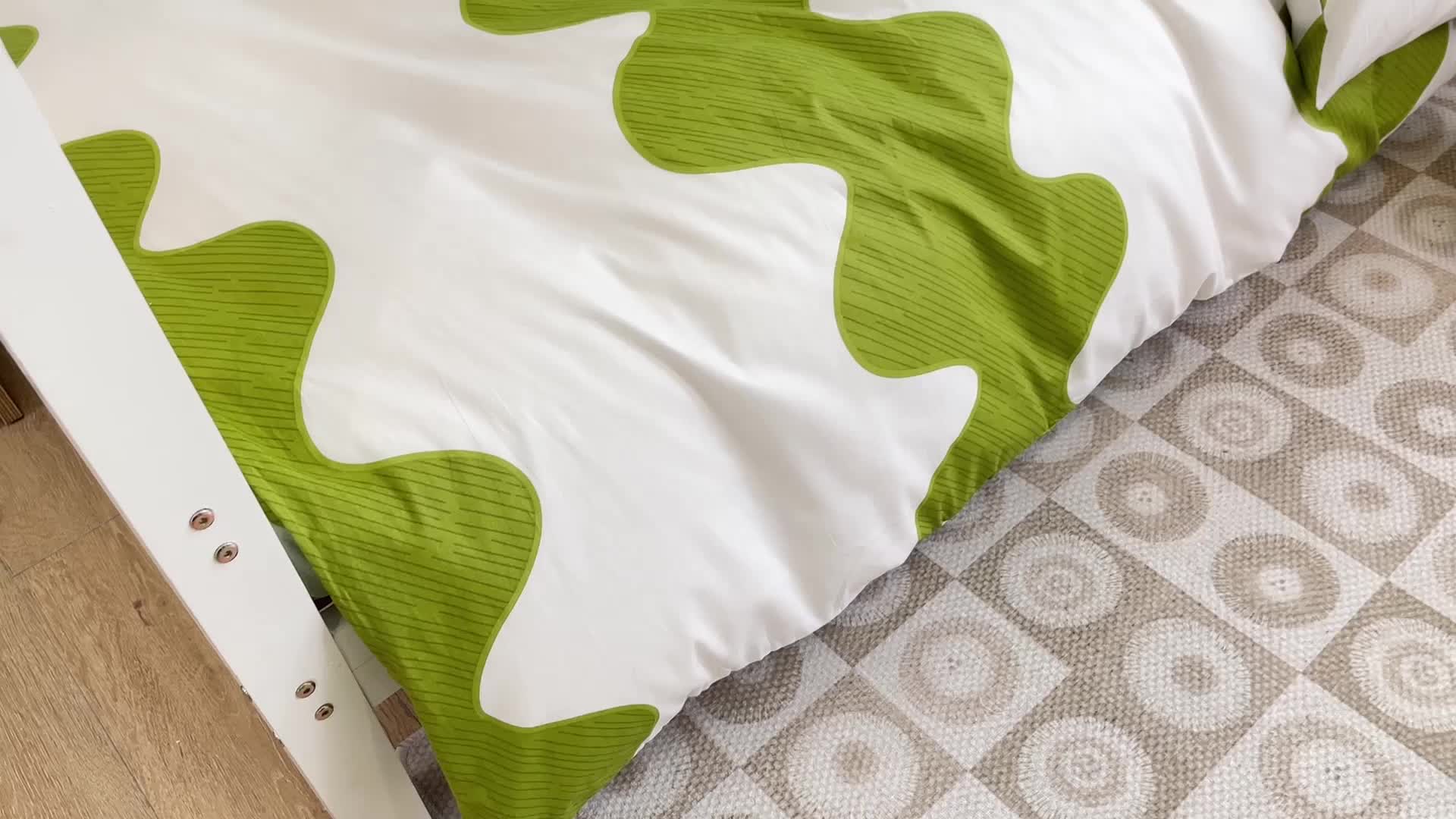 91家纺网 家纺一手货源 找家纺 昔可 2022新款开学季全棉卡通印花学生三件套 绿波纹