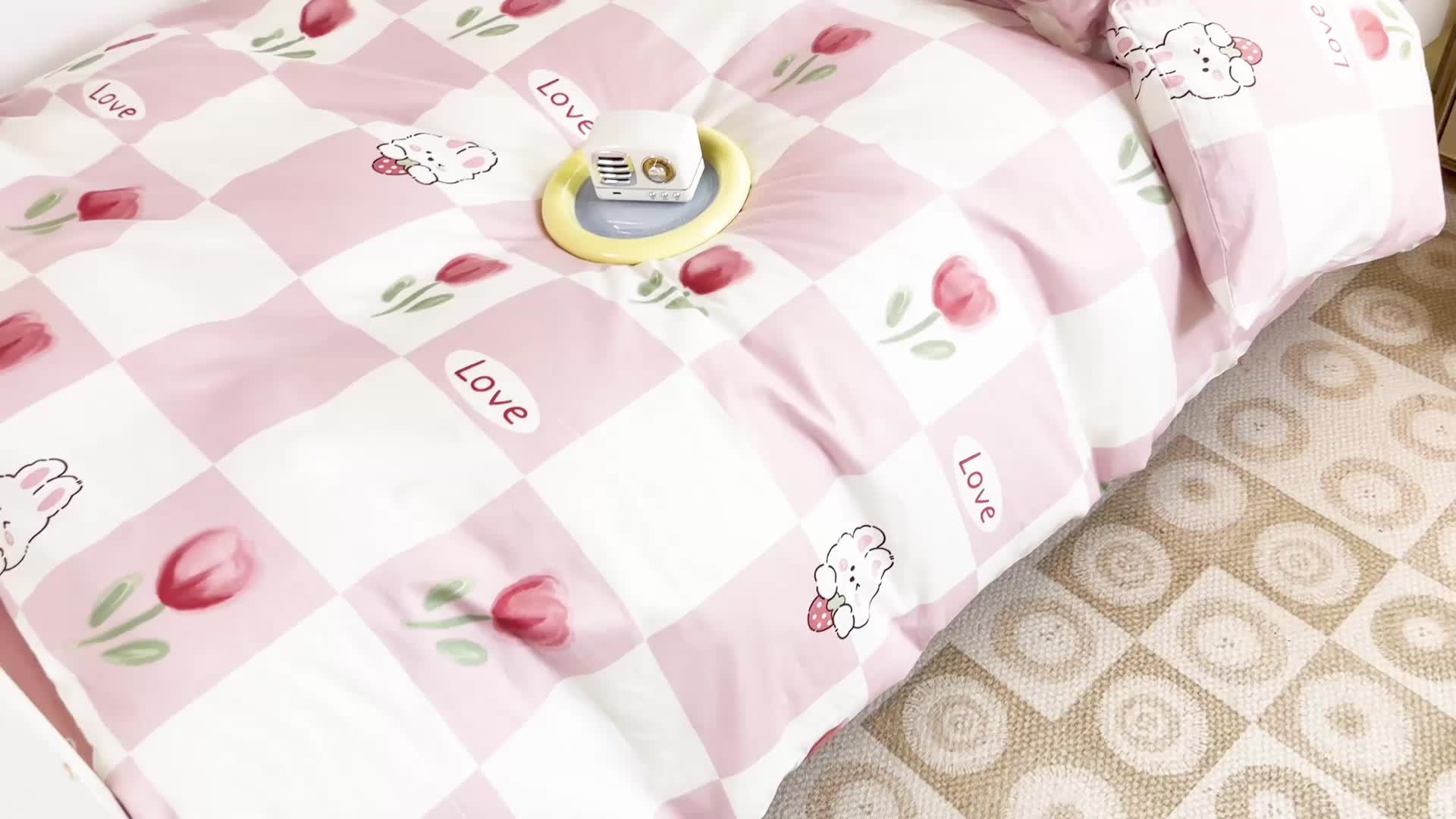 91家纺网 家纺一手货源 找家纺 昔可 2022新款开学季全棉卡通印花学生三件套 粉格兔