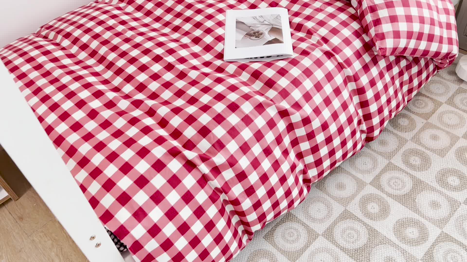 91家纺网 家纺一手货源 找家纺 昔可 2022新款开学季全棉卡通印花学生三件套 苏格兰红格