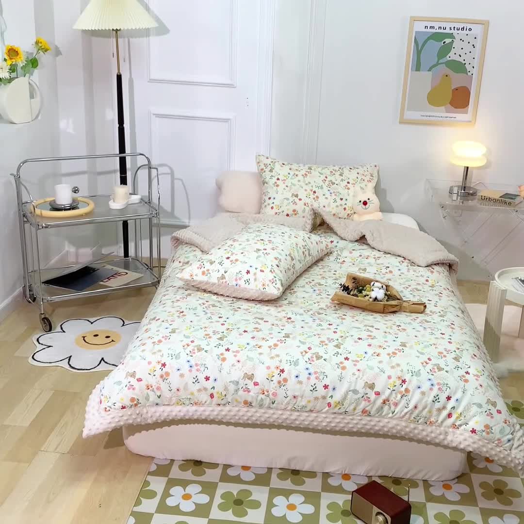 91家纺网 家纺一手货源 找家纺 星期八  2022新款全棉豆豆被春秋被-系列一 碎花小兔