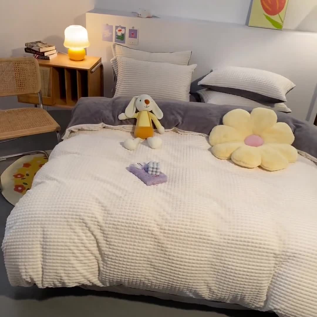 91家纺网 家纺一手货源 找家纺 (总) 慕澄 2024新款牛奶绒剪花简约款四件套