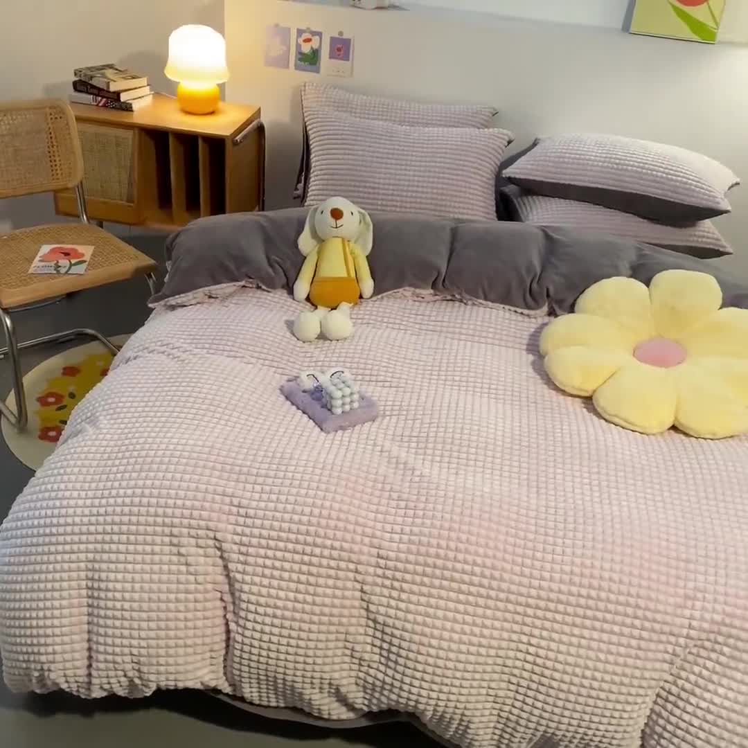 91家纺网 家纺一手货源 找家纺 慕澄 2024新款牛奶绒剪花简约款四件套 简约-紫