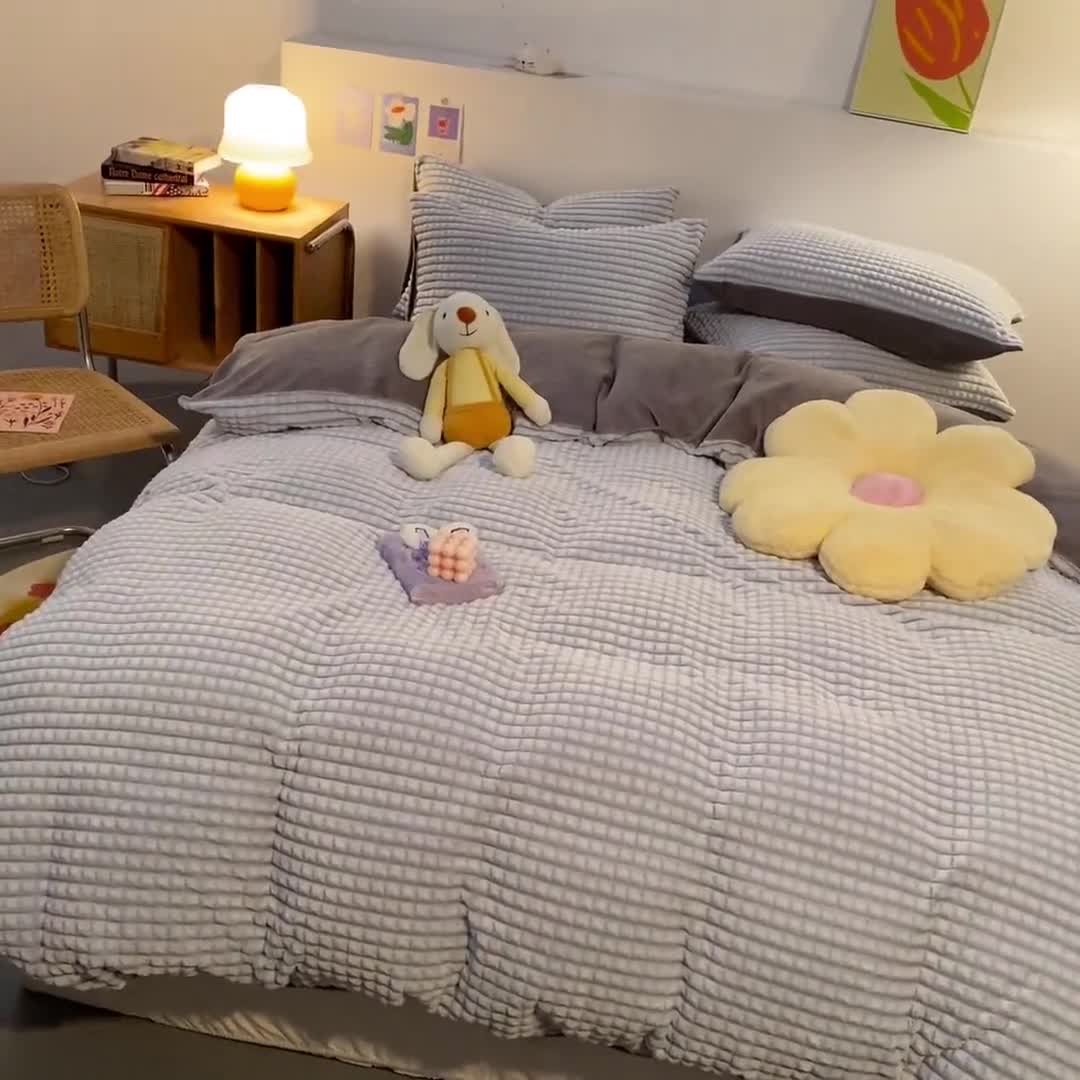 91家纺网 家纺一手货源 找家纺 慕澄 2024新款牛奶绒剪花简约款四件套 简约-蓝