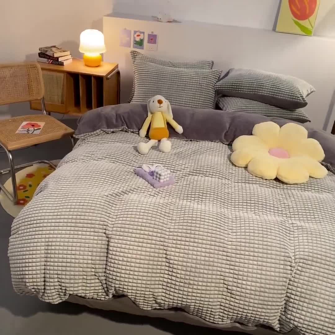 91家纺网 家纺一手货源 找家纺 慕澄 2024新款牛奶绒剪花简约款四件套 简约-绿