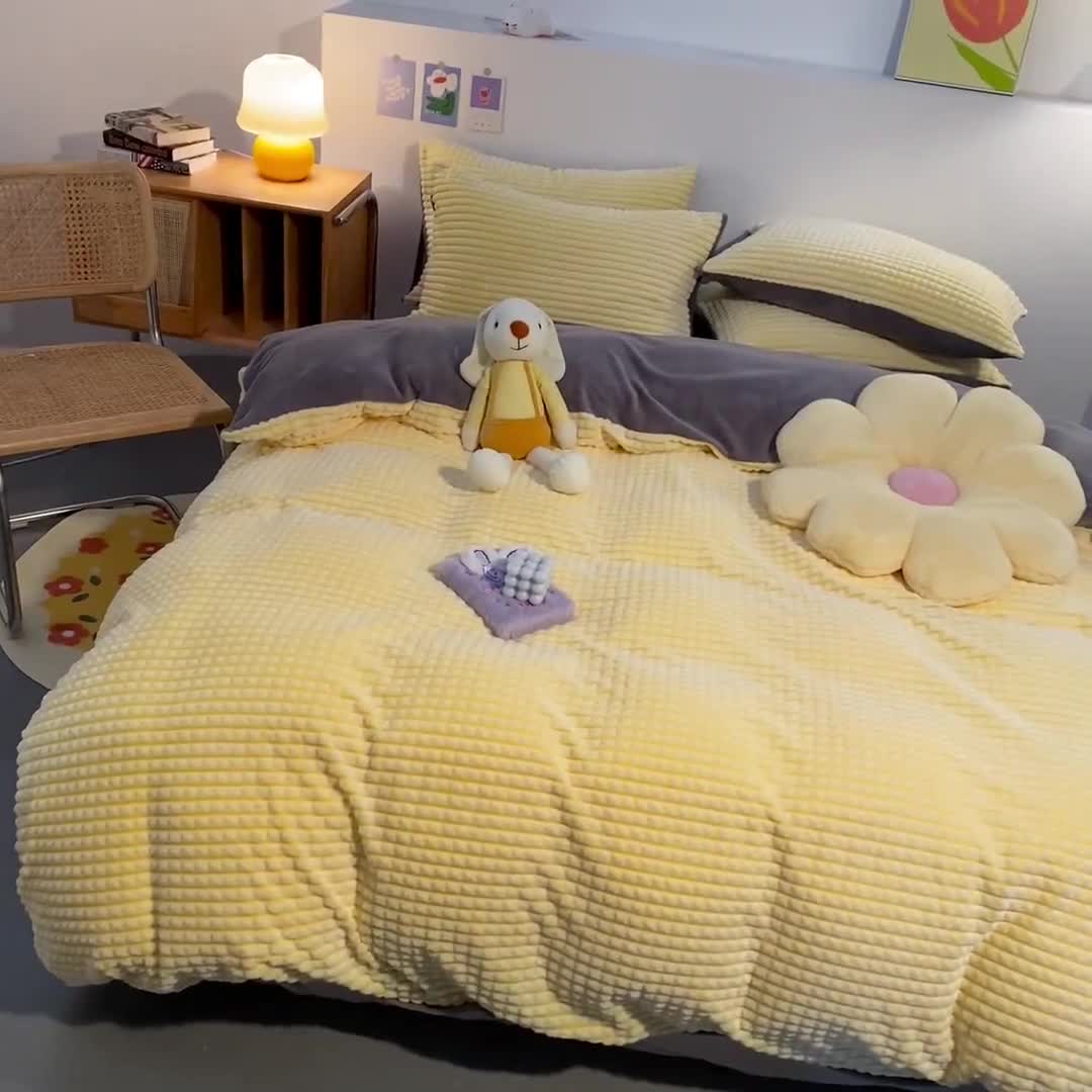 91家纺网 家纺一手货源 找家纺 慕澄 2024新款牛奶绒剪花简约款四件套 简约-黄