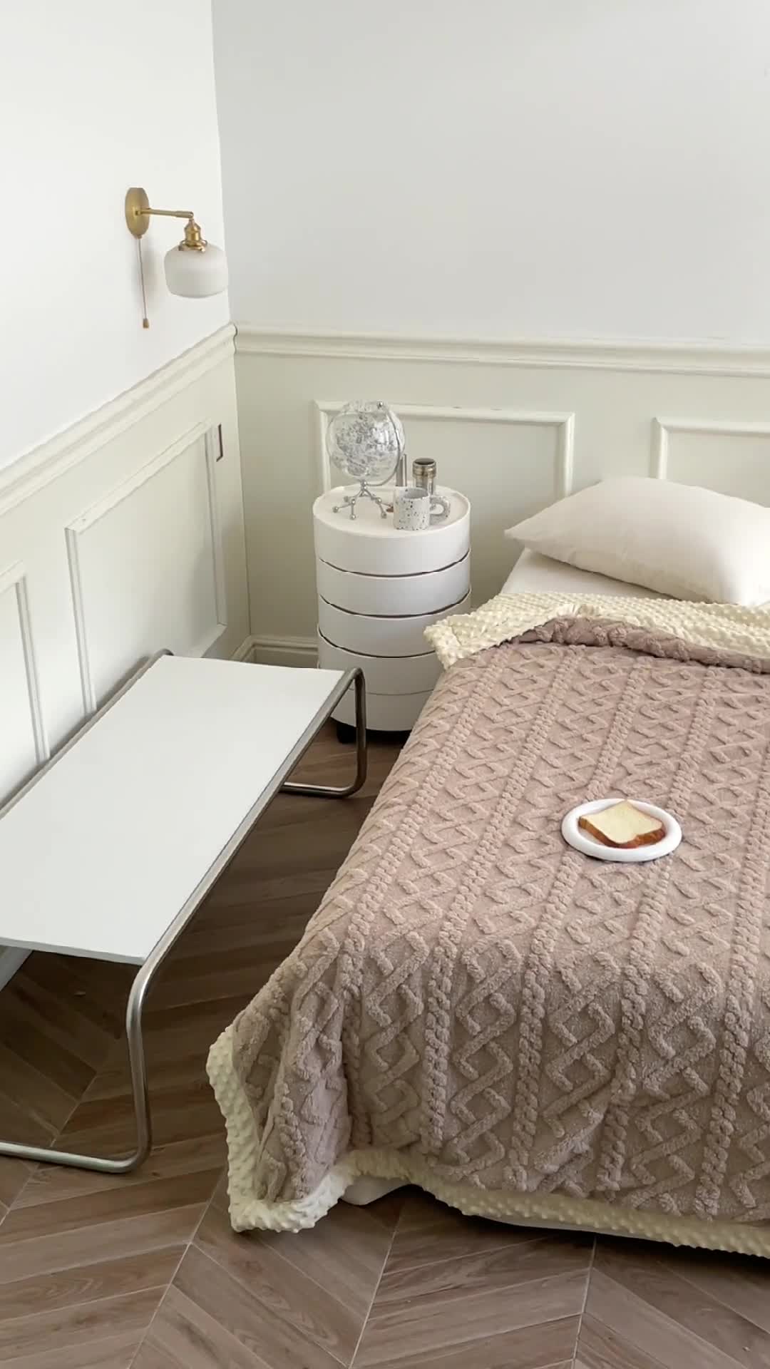 91家纺网 家纺一手货源 找家纺 梦享生活 2022新款豆豆绒毛毯 卡其