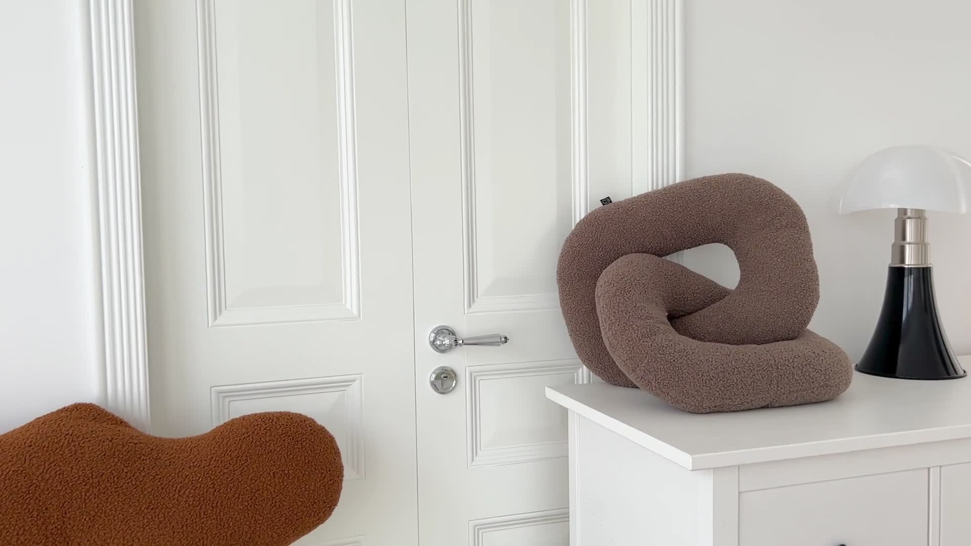 91家纺网 家纺一手货源 找家纺 （总）美茉 2023新款泰迪绒异形抱枕