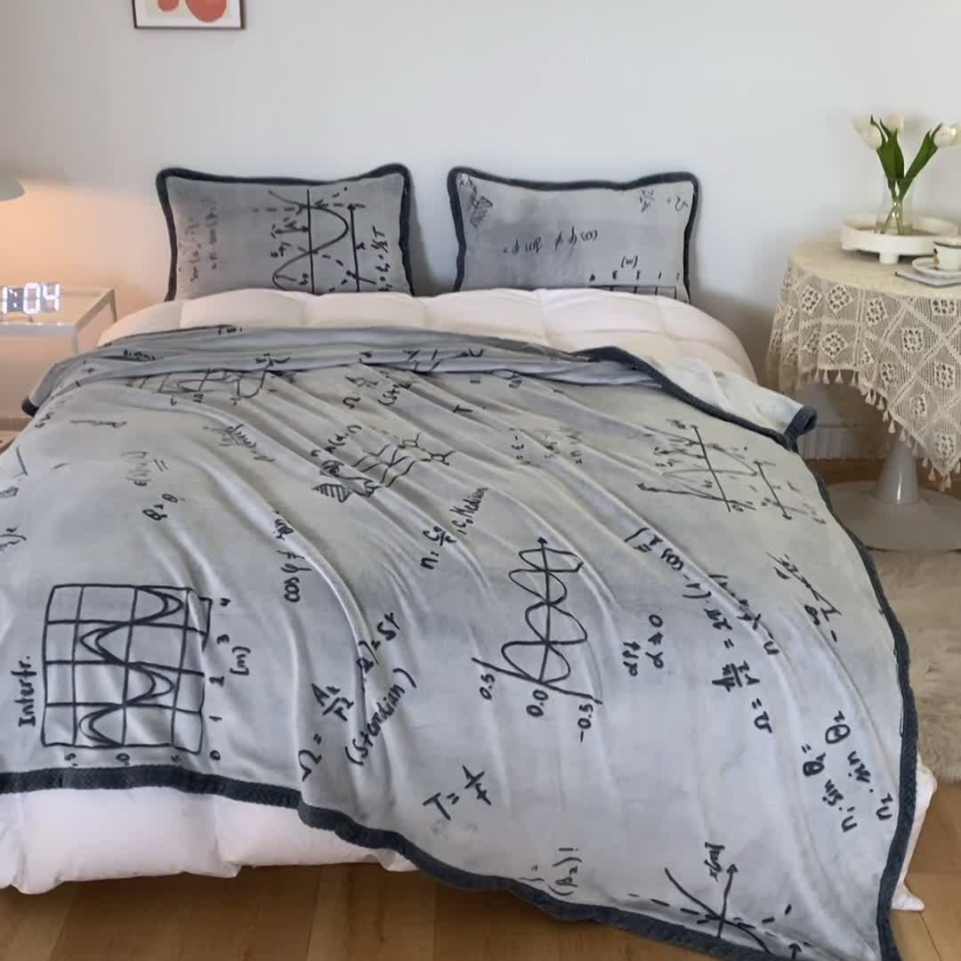 91家纺网 家纺一手货源 找家纺 来菲毛毯 2025新款背印剪花牛奶绒毛毯加厚双层毯子不掉毛高端毯子灰蓝公式