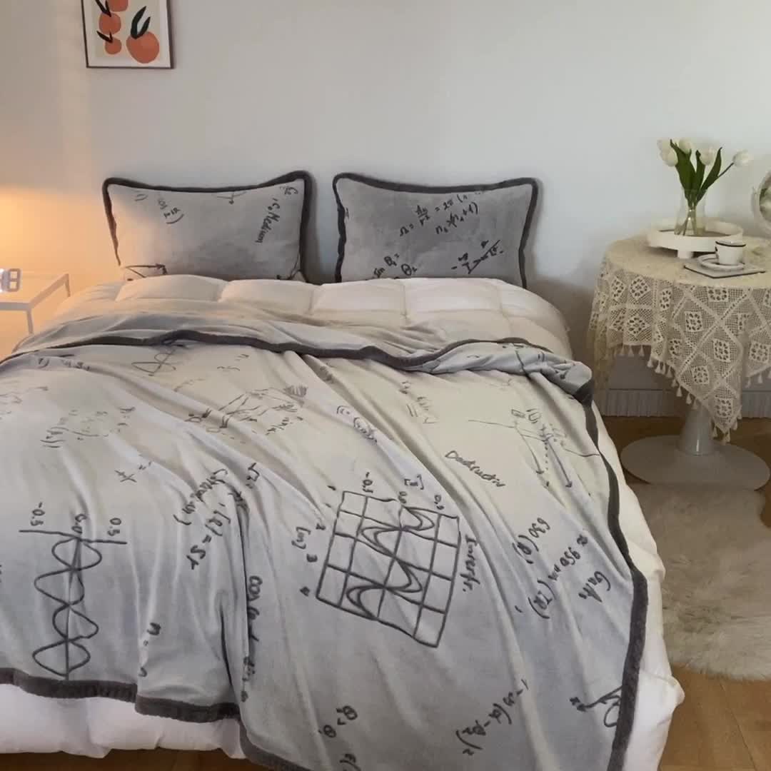 91家纺网 家纺一手货源 找家纺 来菲毛毯 2025新款背印剪花牛奶绒毛毯加厚双层毯子不掉毛高端毯子灰公式