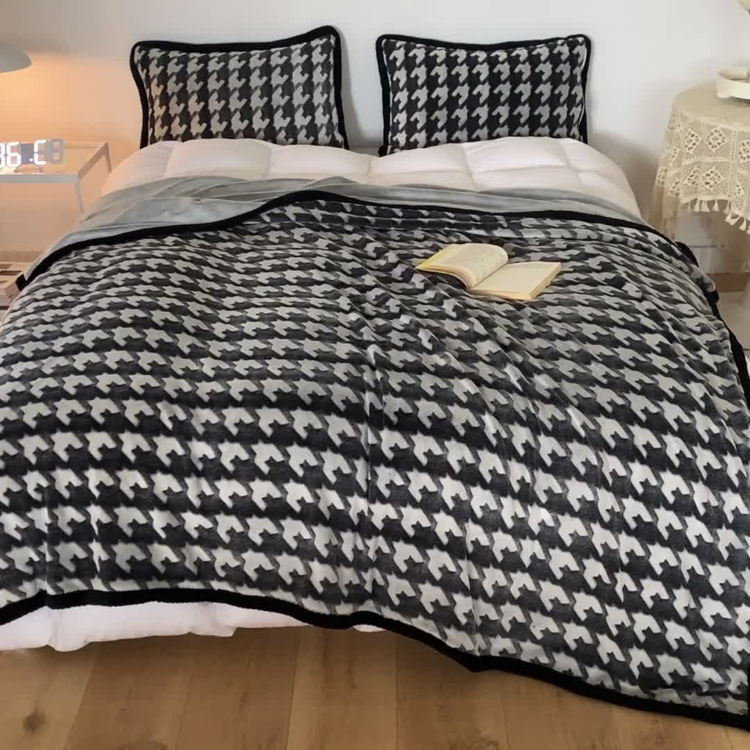 91家纺网 家纺一手货源 找家纺 来菲毛毯 2025新款背印剪花牛奶绒毛毯加厚毯子不掉毛高端毯子千鸟格