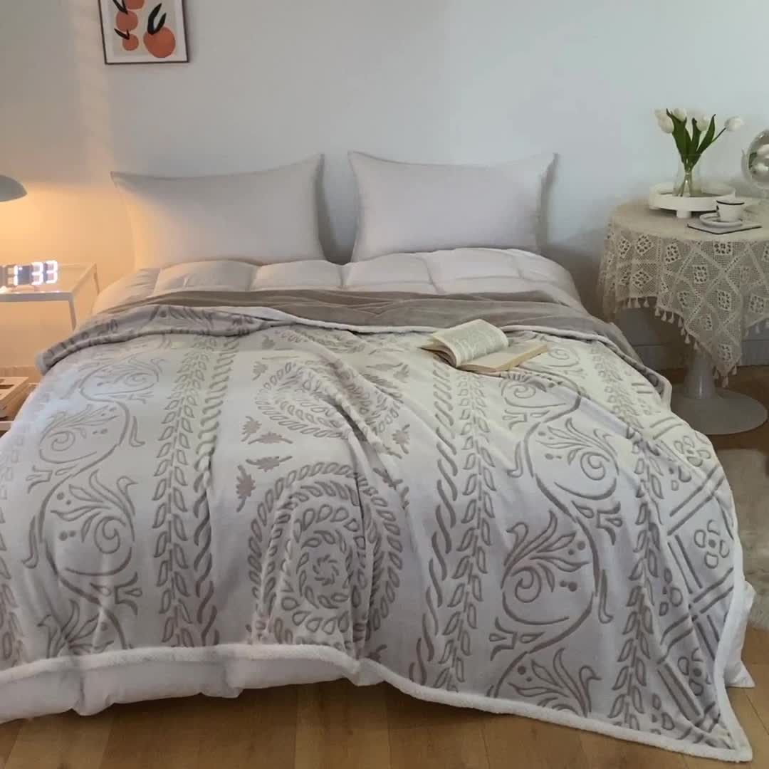 91家纺网 家纺一手货源 找家纺 来菲毛毯 2025新款背印剪花牛奶绒毛毯加厚毯子不掉毛高端毯子图腾花