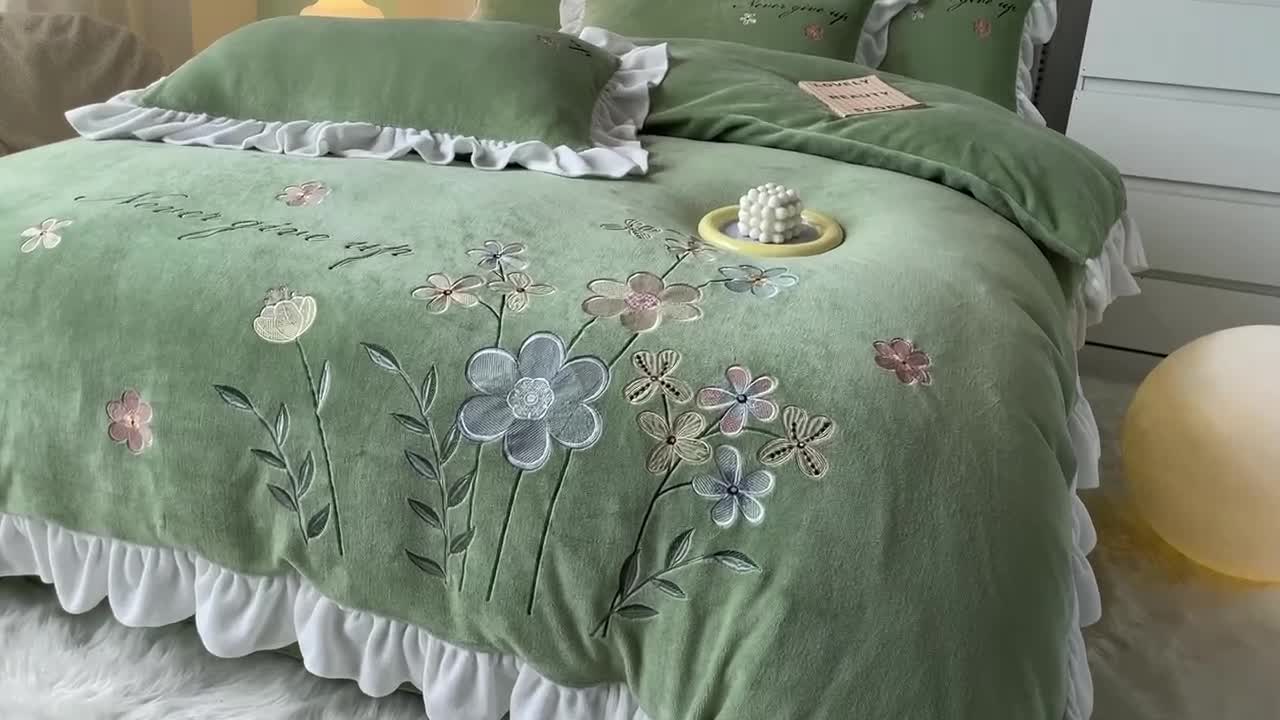 91家纺网 家纺一手货源 找家纺 凯美2022新款牛奶绒四件套花镜系列 豆绿