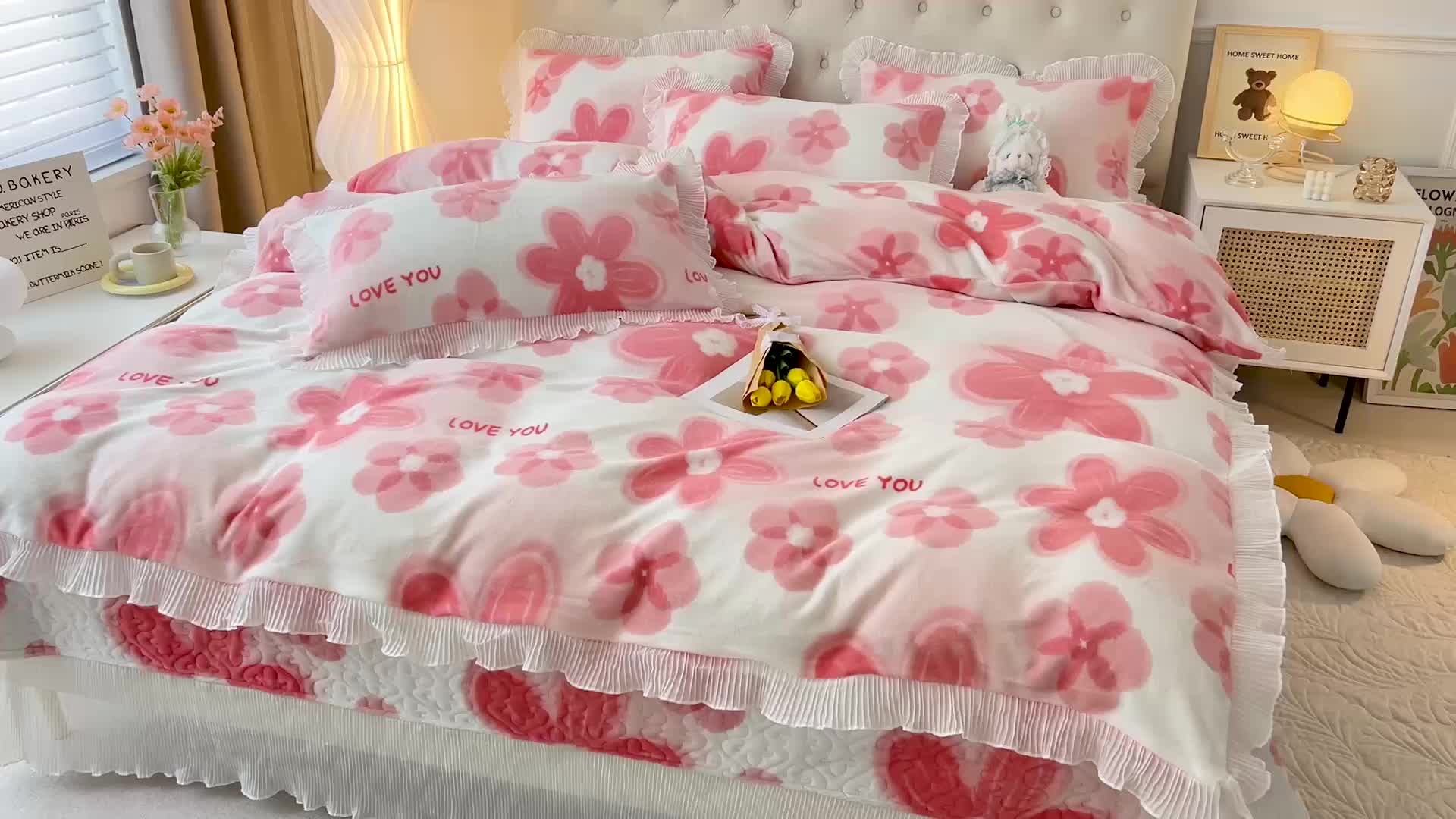 91家纺网 家纺一手货源 找家纺 澳梵  2022新款牛奶绒印花床盖三件套四件套 粉色花朵
