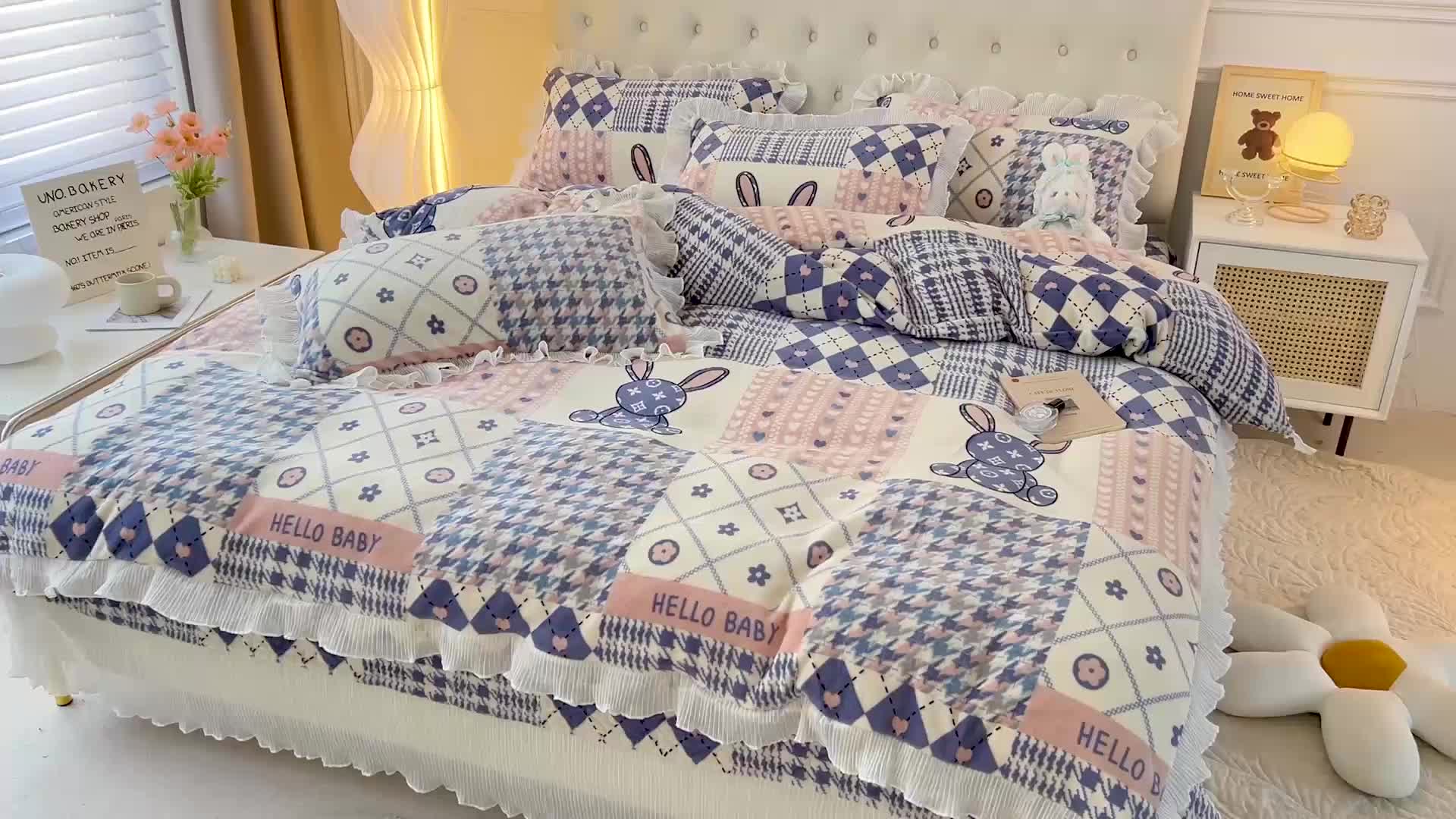 91家纺网 家纺一手货源 找家纺 澳梵  2022新款牛奶绒印花床盖三件套四件套 格子兔