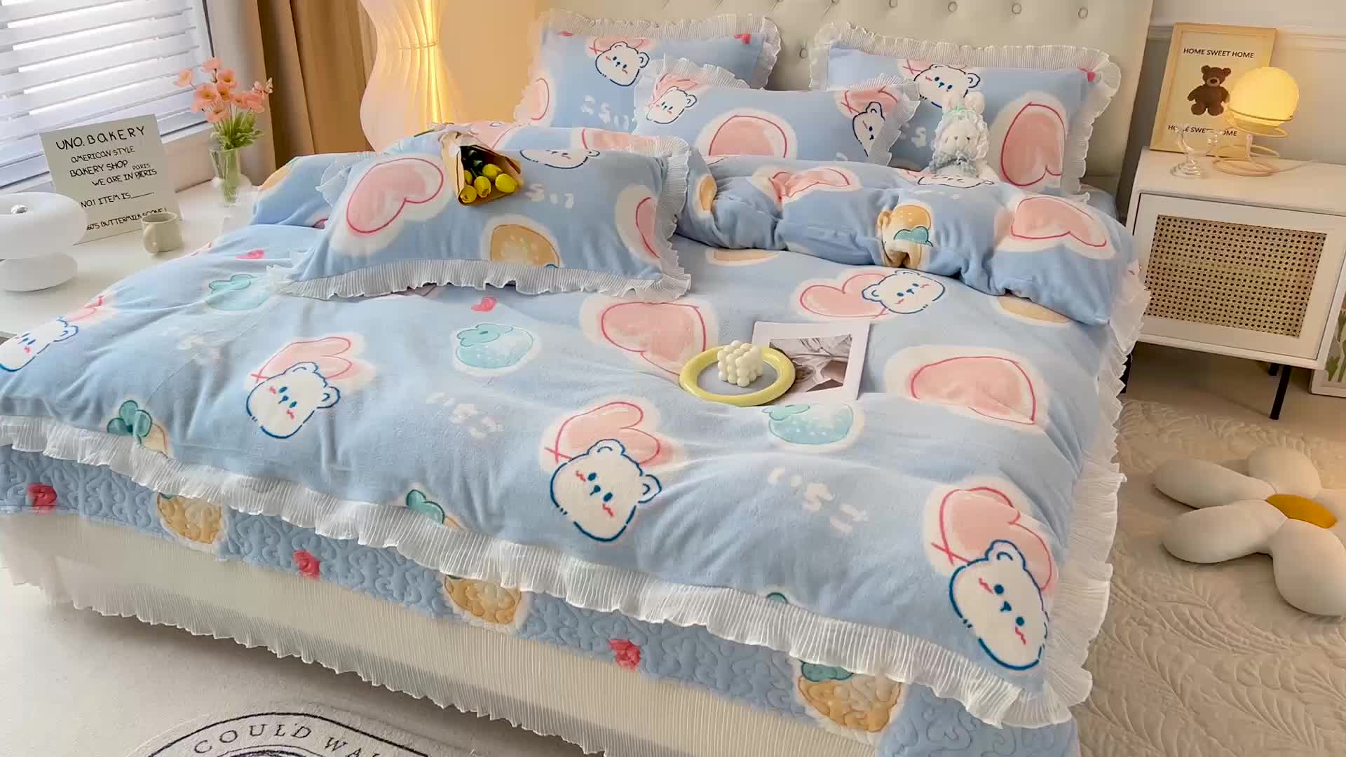 91家纺网 家纺一手货源 找家纺 澳梵  2022新款牛奶绒印花床盖三件套四件套 心心熊