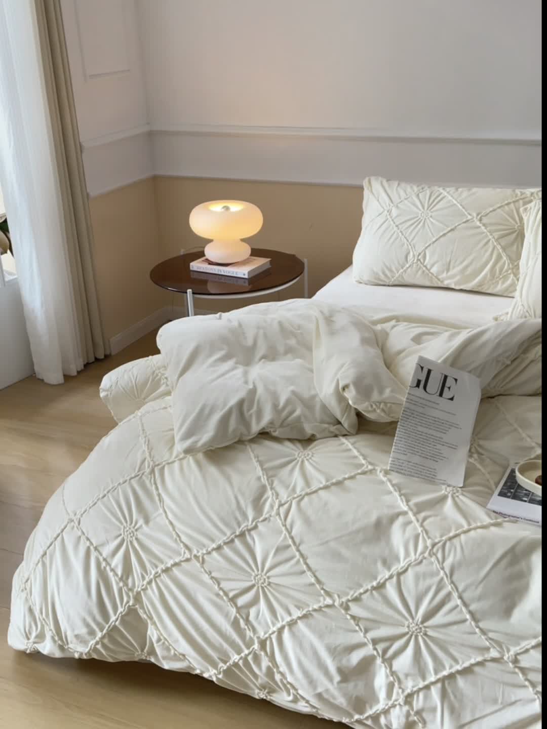 91家纺网 家纺一手货源 找家纺 玛奇朵 2022新款德芙绒立体揪花四件套--罗莎系列 罗莎-芍药白