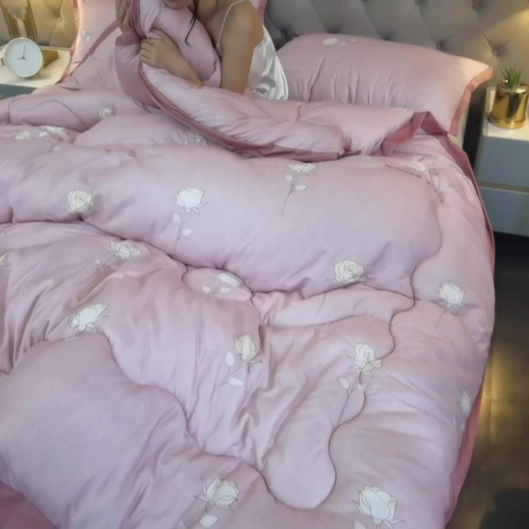 91家纺网 家纺一手货源 找家纺 圣楚 2024新馨柔羽丝绒冬被春秋被子被芯直播电商爆款 香槟玫瑰