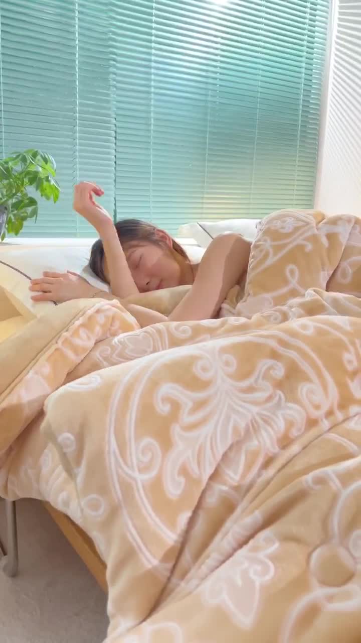 91家纺网 家纺一手货源 找家纺 伊被源 2022新款炽热绒牛奶绒冬被 豆沙