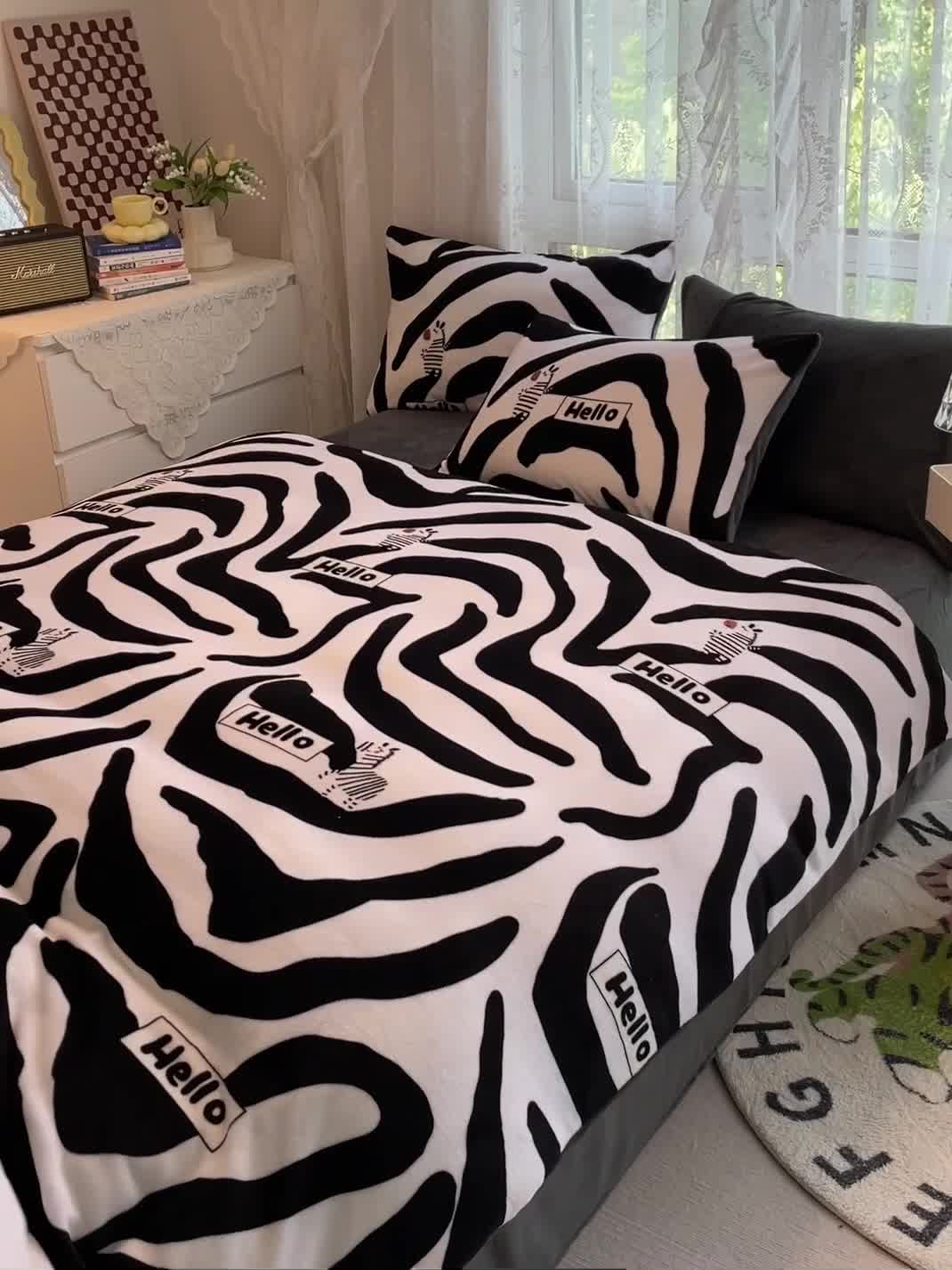 91家纺网 家纺一手货源 找家纺 HL原创 2022新款牛奶绒印花基础款 罗马生活