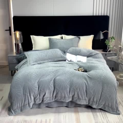 91家纺网 家纺一手货源 找家纺 凡客家居 2022新款牛奶绒雕花系列四件套 塞拉威-帝王灰