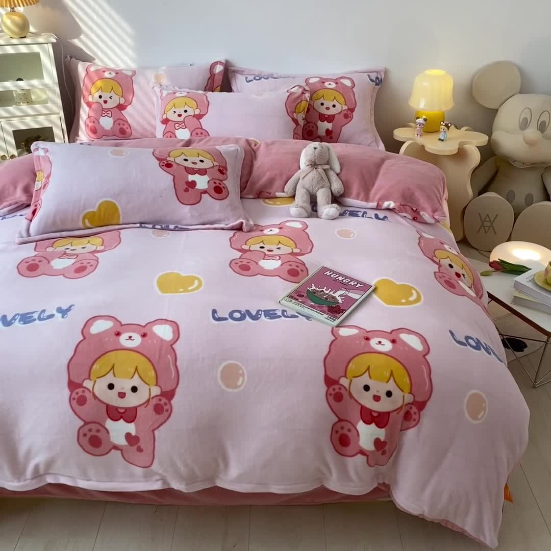 91家纺网 家纺一手货源 找家纺 木堇 2022秋冬新款高克重甜美系列印花牛奶绒四件套可爱女孩