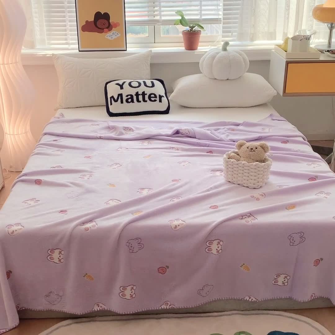 91家纺网 家纺一手货源 找家纺 蜜柚 2024新款立体锁边云朵绒印花毛毯四季毯 可爱兔