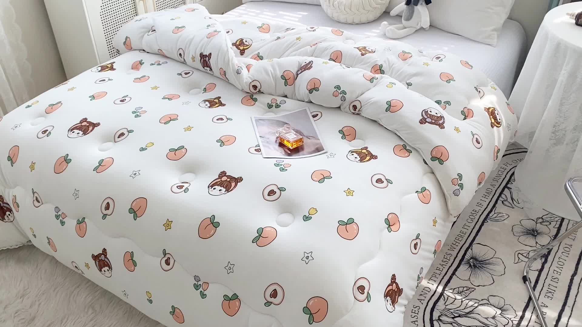 91家纺网 家纺一手货源 找家纺 畅畅A类母婴级数码印花针织棉牛奶蛋白大豆冬被春秋被 蜜桃女孩