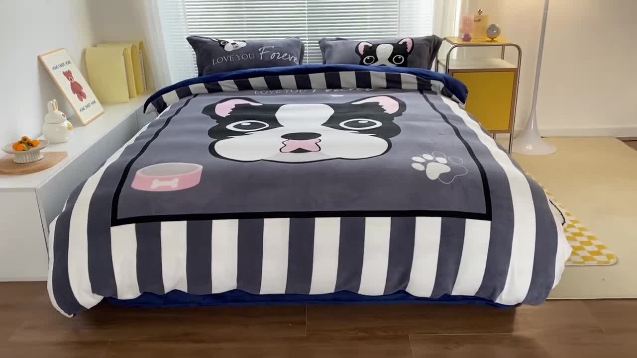 91家纺网 家纺一手货源 找家纺 慕尚 2022爆款大版高克重印花牛奶绒四件套 绅士狗