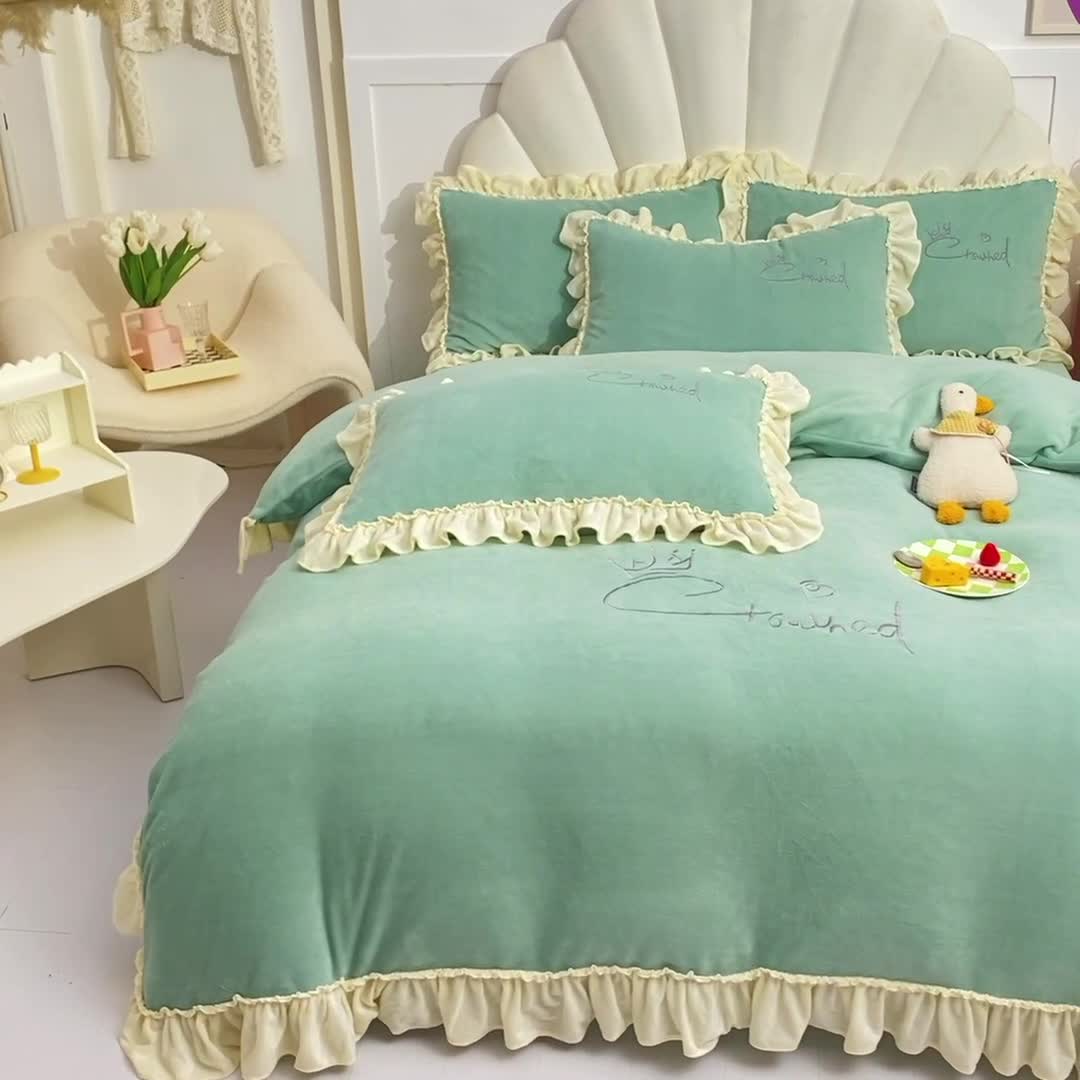 91家纺网 家纺一手货源 找家纺 绒世界 2024秋冬韩版牛奶绒绣花四件套 邂逅-抹茶绿