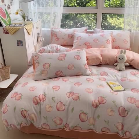 91家纺网 家纺一手货源 找家纺 雅居纺 2022新款牛奶绒印花四件套 粉粉桃