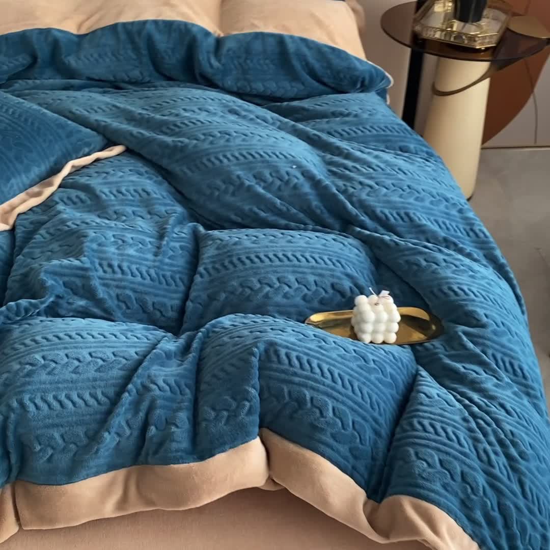 91家纺网 家纺一手货源 找家纺 铠畅 2022新款230克轻奢简约烂花绒牛奶绒剪花四件套 艾薇-蓝