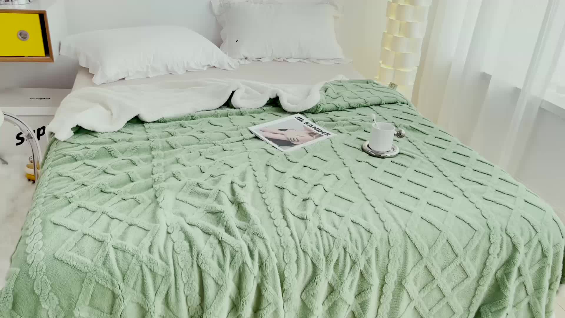 91家纺网 家纺一手货源 找家纺 澳梵 2022新款塔芙绒毛毯【蜜语-心语系列】 菱格-草绿