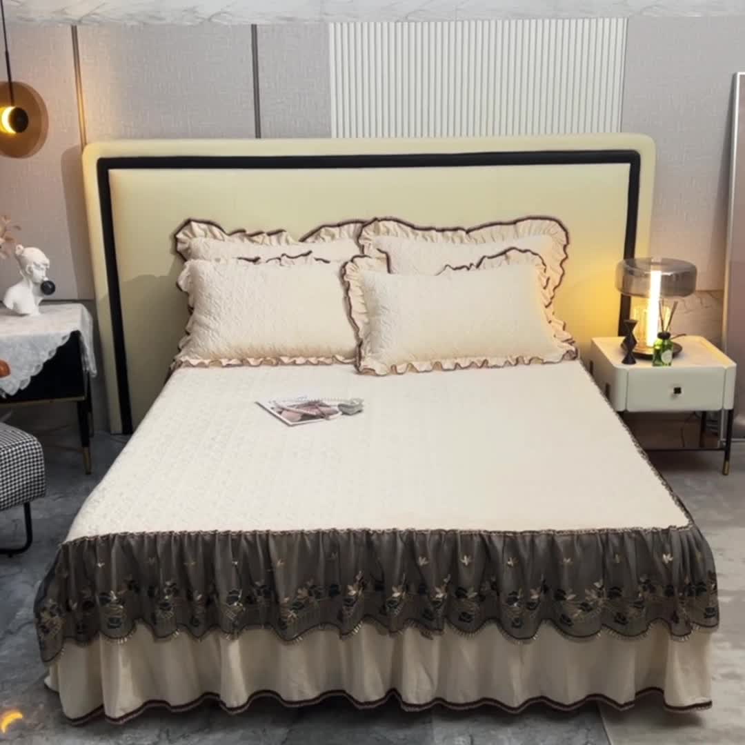 91家纺网 家纺一手货源 找家纺 美达水晶绒纯色夹棉床裙盛世皇朝系列床裙三件套 盛世皇朝-米白